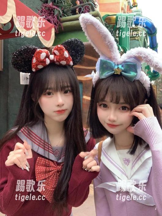 抢先登录黑料网app，继续我的吃瓜之旅，就不怕被淹没在那无尽的八卦海洋里。