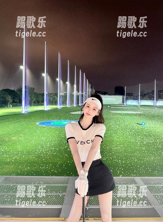 黑料网网页仿佛是个迷宫，转来转去的瓜，根本停不下来，太好玩了。