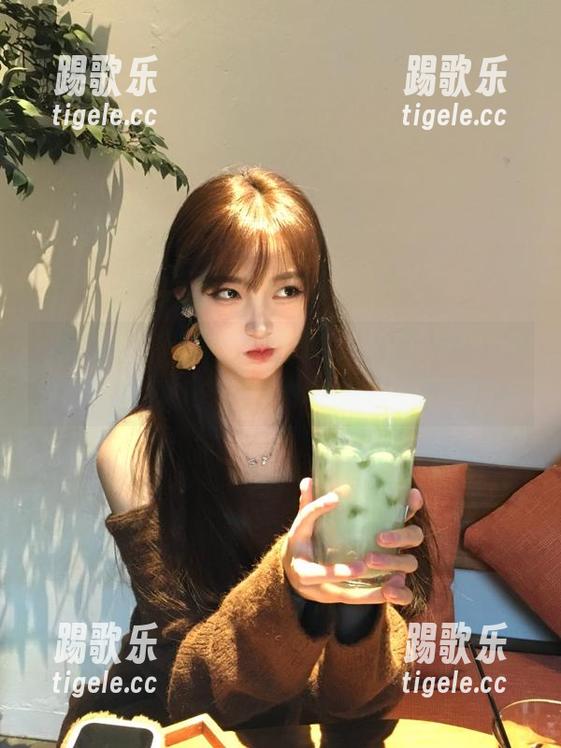 黑料网 黑料网官网:什么时候变成个视觉灾难了?真是让我欲罢不能...