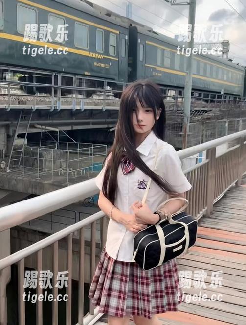 黑料网官网，有了这个app，出门都可能亲嘴遇到瓜，是何道理？