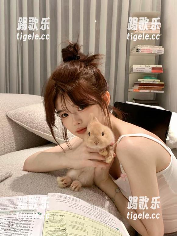 每次黑网料更新，我总是毫不犹豫地去哪里翻？